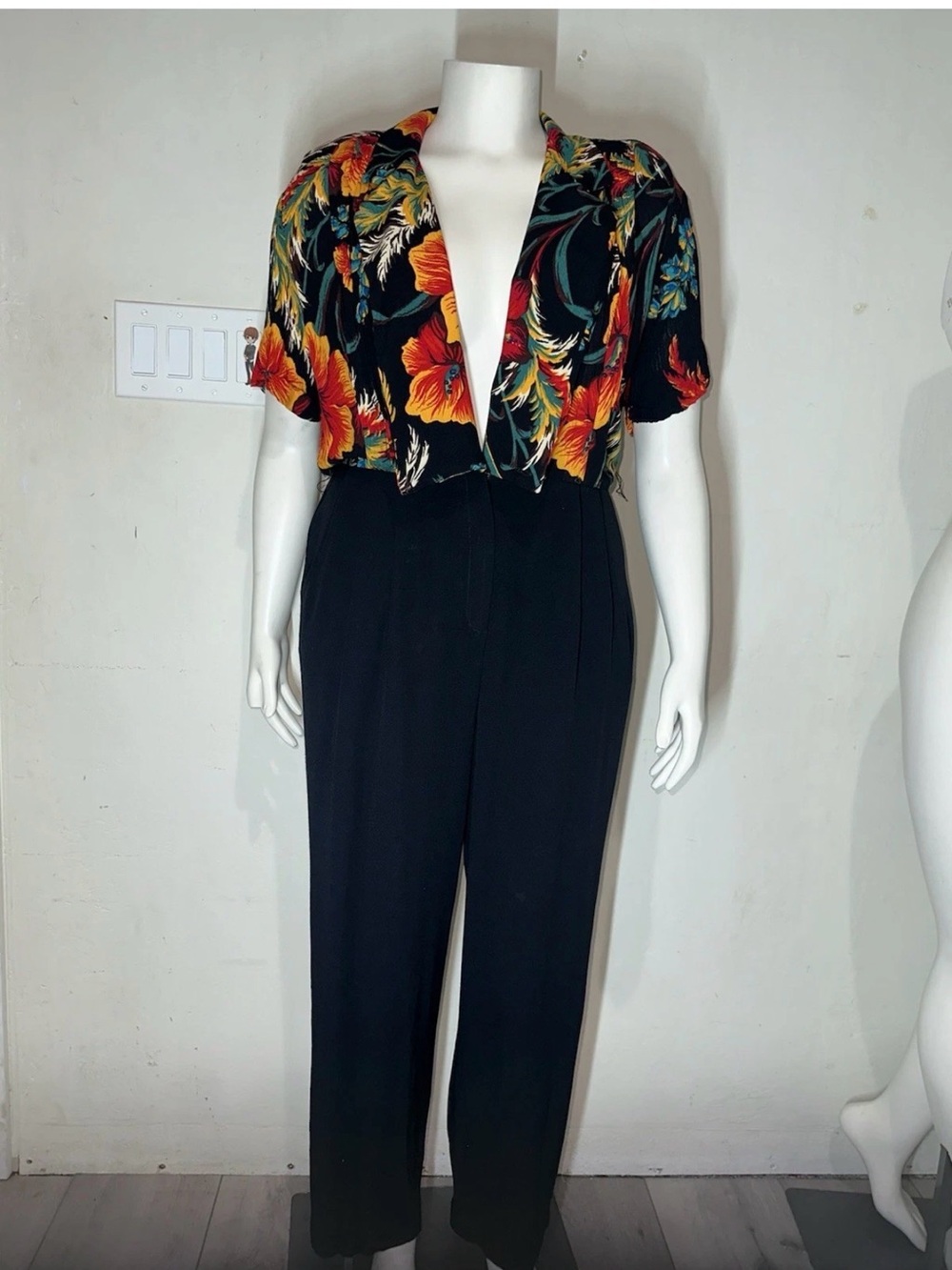 Danny & Nicole Black High-Waist Trousers with Tropical Floral Short-Sleeve Top